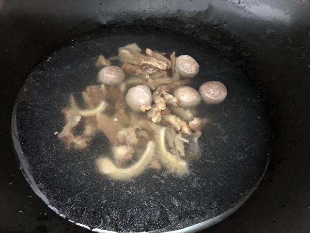 天冷孩子早餐最馋它，十分钟上桌，爽滑可口，比面条更好吃，特香