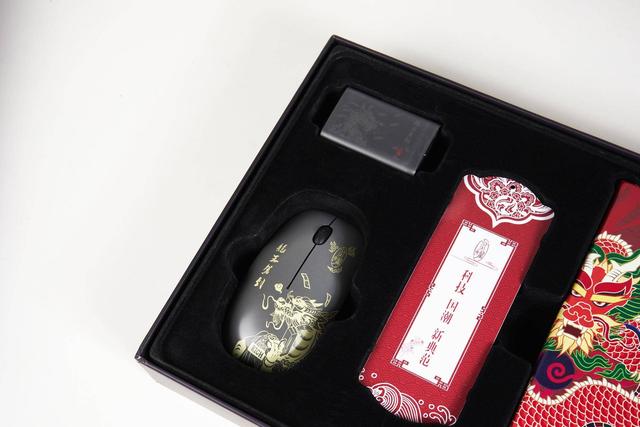 “国潮”成2020时尚关键词，不止潮服潮鞋，科技圈也有新作了