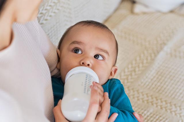 奋斗吧小青年|母乳量到底够不够？？？如何评估宝宝的摄入？
