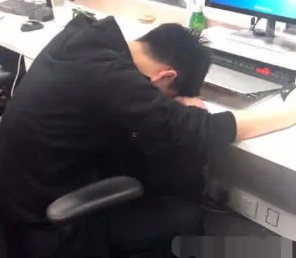 「暖先生格调」家长再不重视，网课让你家孩子越学越糟！