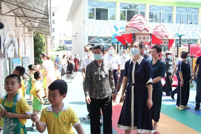 温暖家庭|余怀民来鼎城区视察学前教育工作