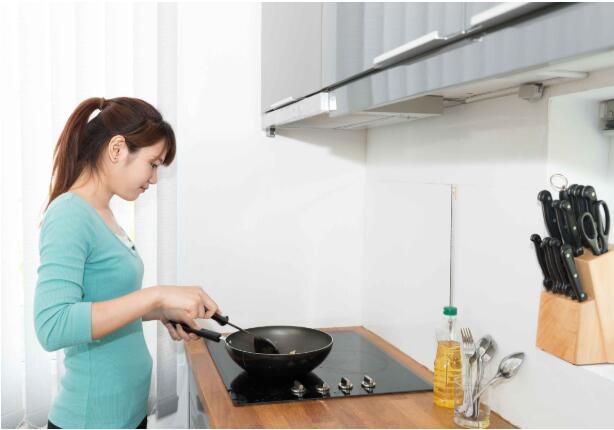 肺癌“偏爱”这4类人，若你符合，需注意加强养护肺脏，定期检查