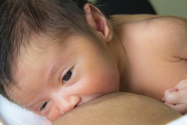 你的育儿经■母乳关系到宝宝的生长发育，提高母乳质量，宝妈做好这四点