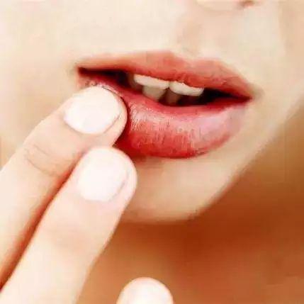 缺乏|身体一碰就淤青可能是缺少这个，可以吃这些菜来弥补