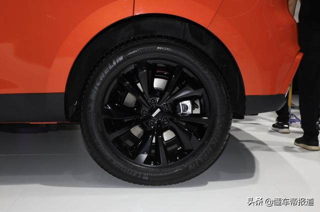 新车丨车展中的一抹亮色，新款WEY VV5元气橙版发布