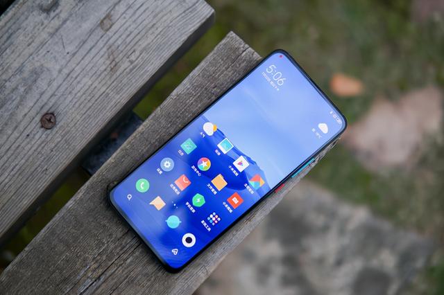 值得购买的两千元档手机，颜值配置都很高，内行人的最爱