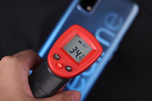 realme真我Q2评测：高刷与长续航兼顾的5G手机普及者