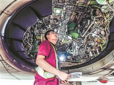 奋力建设广州国际航空枢纽 创新打造国家临空经济示范区