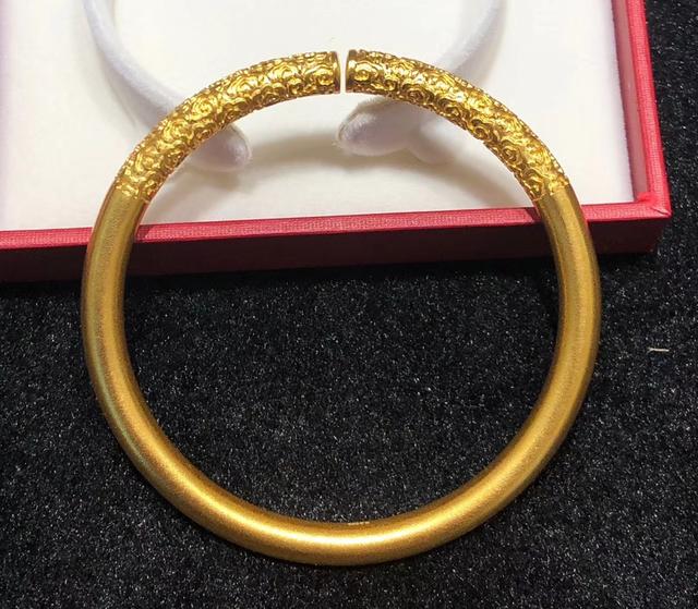 时尚迪科30多克的黄金手镯，有哪些款式时尚大方，适合30多岁女人佩戴