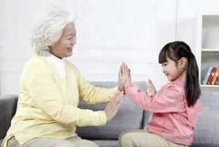 超级宝妈:不顾儿媳反对,爷爷带孙子偷吃零食,网友:硬核爷爷