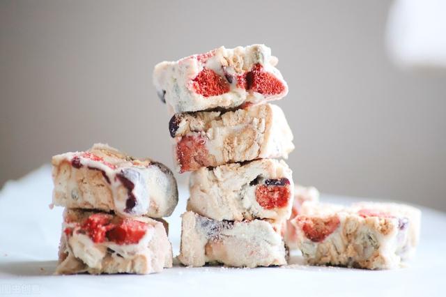 买年货，这6种零食多囤一些，比瓜子花生好吃，招待客人有面子