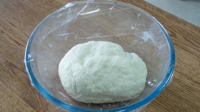 饼烙得像锅盔？教你个好方法，外酥里软、全是小薄层，凉了也不硬