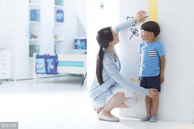 「超级宝妈」为何现在的孩子大多“人小脚大”？孩子身高和脚长到底什么关系？