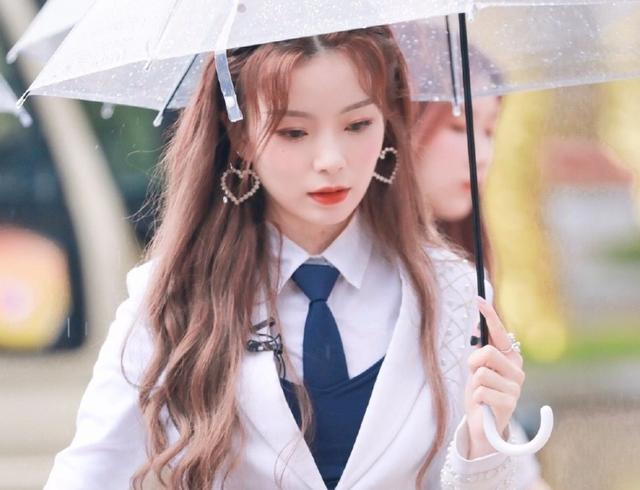 跳跳糖哪里跑|618超级秀现场，《创3》前八学员被选参演，唯独不见了陈卓璇