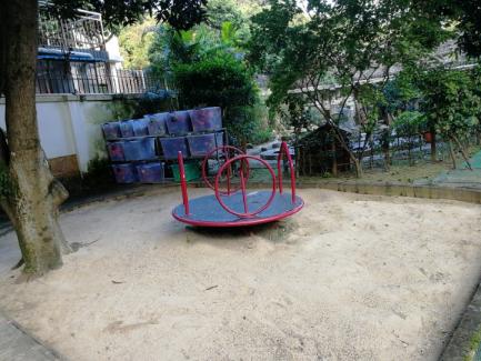 你的育儿经|当建构区搬到了户外，孩子能搭出一整个世界