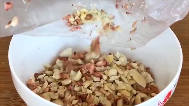 玉米面最好吃的做法，看着都流口水，暄软细腻，越嚼越香