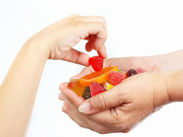 超级宝妈|宝妈用延迟满足训练孩子自控力，却起了反效果，到底错在哪里？