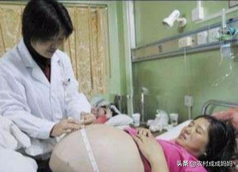 [超级宝妈]多胞胎产妇剖腹产是大出血，产房外的老公跪地祈祷，终母子平安