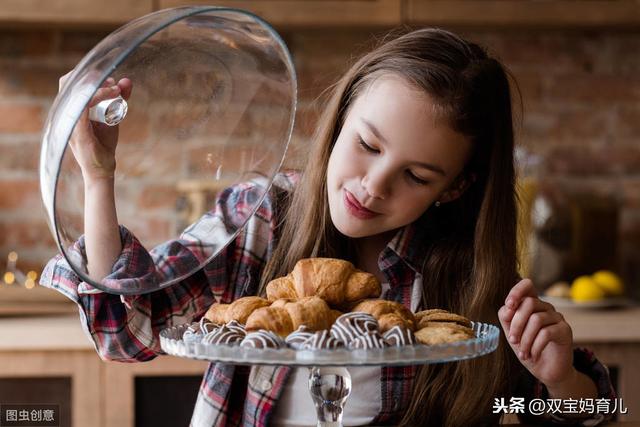 「你的育儿经」孩子吃零食是坏习惯要坚决制止？越禁止越渴望，适度满足更有益