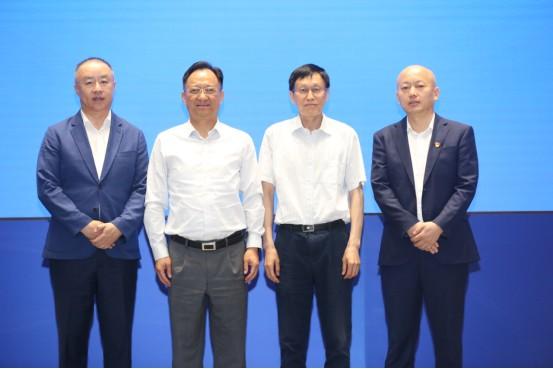 行业|东易日盛发起成立“超放心大家居品牌专委会”，推动行业高质量发展