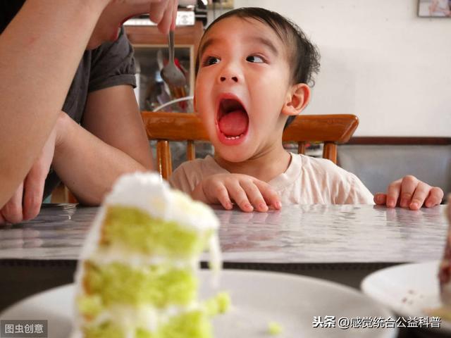 你的育儿经|孩子说话结结巴巴?不用去纠正!但这5件事一定要注意