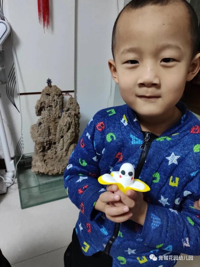 超级宝妈■春风送暖 党徽闪耀——送文明“送给父母的礼物”