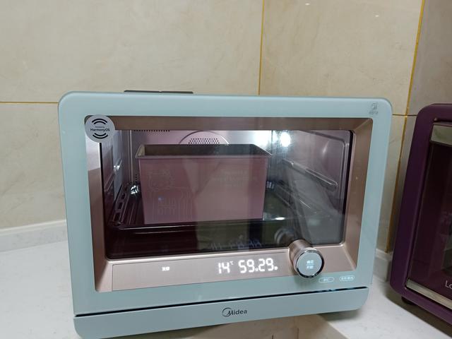 老婆做面包也偷懒，面团不发酵，第二天还柔软拉丝，开心到大笑