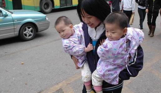 你的育儿经|年轻宝妈9年连续生6个孩子，30岁再次怀孕，宝妈：我也不想生