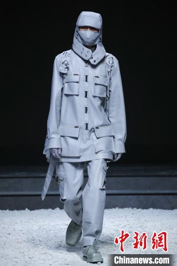 中国新闻网客户端|广州举办数字化男装周 开启“云尚”潮流