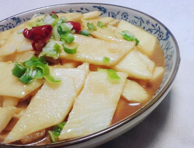 醋溜山药，什么时候放醋很关键，掌握好技巧，山药洁白如玉还清脆