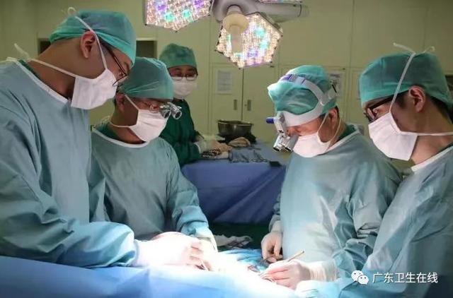 厉害了！一台手术，移四个器官，治三种疾病