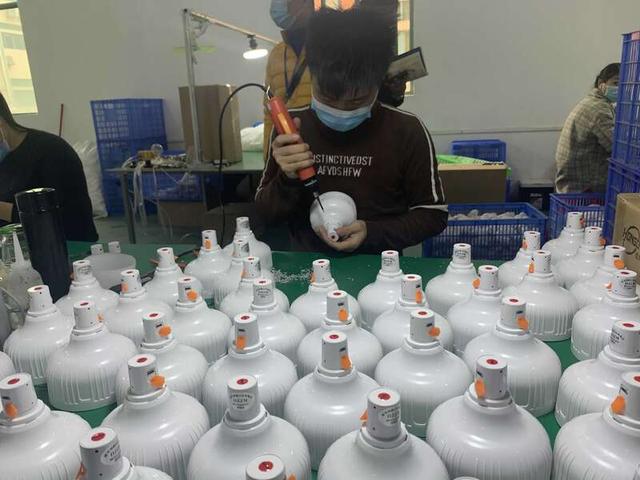 灯饰|疫情加速灯饰行业洗牌“中国灯都”悄然转战线上