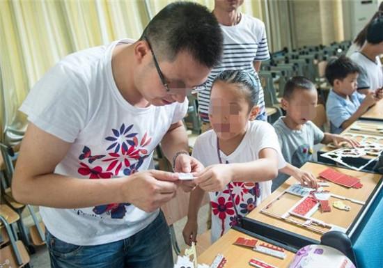 「你的育儿经」孩子聪不聪明看手就行了？没依据，但家长这样陪孩子真能提高智商