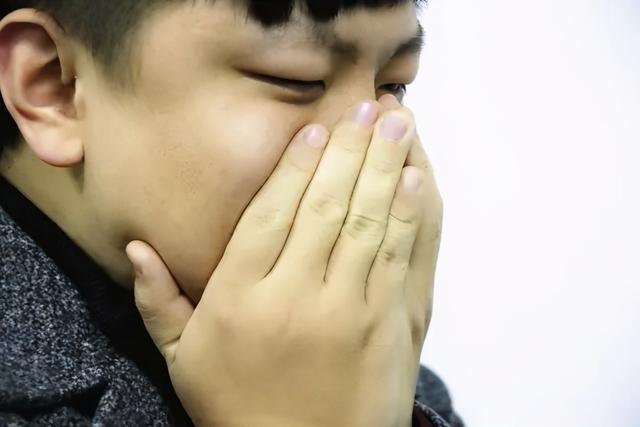 癌症来临的信号有哪些？为何会说，体内有癌，喉咙或先知？