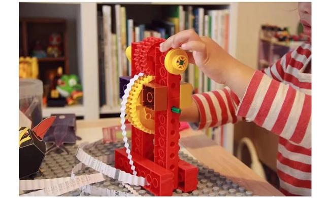 你的育儿经▲简单又美腻的宅家小手工，第一个就把女儿迷住了