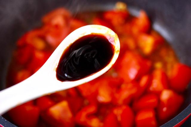 分分钟就能做好的营养早餐，热乎乎香喷喷，茄汁酸汤鸡蛋面，真香