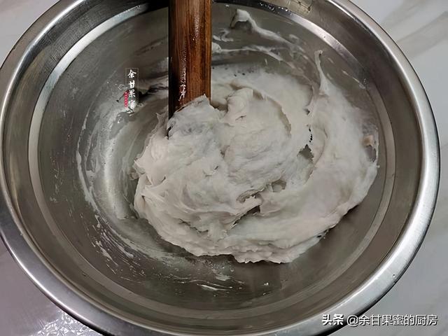 鸡汤芋圆，芋圆无馅无糖，软糯Q弹，一碗下肚暖胃暖身