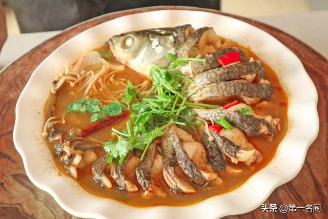 这才是啤酒鱼好吃的做法，鲜嫩入味，比啤酒鸭还好吃，出锅流口水