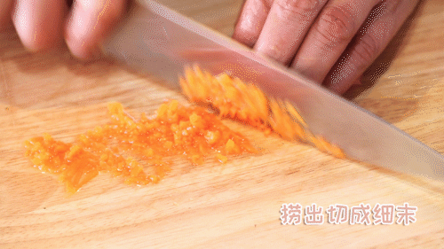 [超级宝妈]一口吃进5种食材，简单易做，宝宝最爱的五彩小饭团！