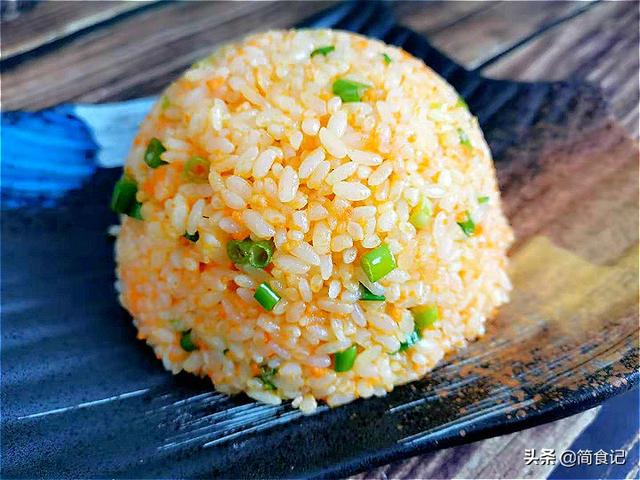 吃了这么多年米饭，还是这种做法最香，比肉还解馋，一大碗不够吃