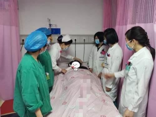 超级宝妈：罕见疾病引发凶险合并症 年轻孕妇奇迹般熬过孕周分娩
