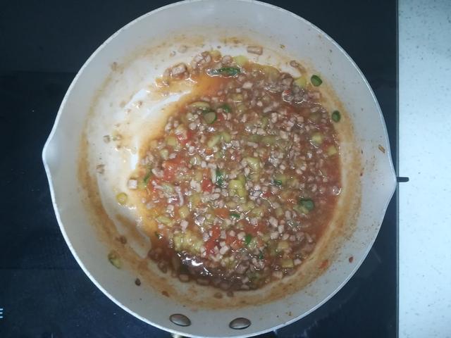 [你的育儿经]10分钟搞定宝宝的午餐，汤汁浓郁，面条爽滑，娃吃得停不下来