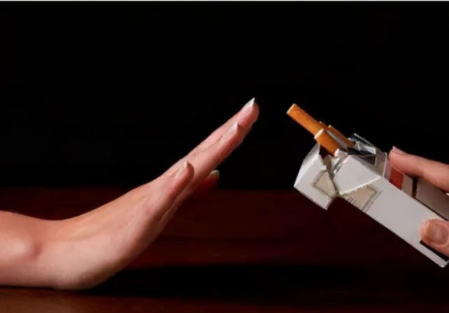 不到万不得已，千万不能和一个戒烟成功的人交朋友