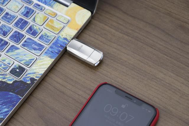 固态U盘怎么选？种草爱国者这一款：价格不贵，速度贼快