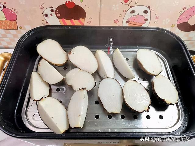 鸡汤芋圆，芋圆无馅无糖，软糯Q弹，一碗下肚暖胃暖身