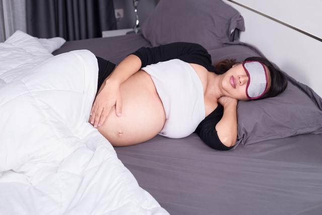 你的育儿经：孕中晚期，孕妇睡姿很重要，这个睡姿对胎宝宝好，孕妈提前知