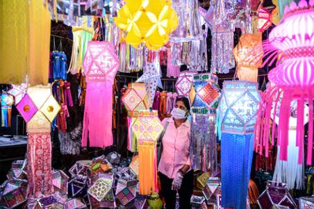 印度|新华财经｜穆迪预测印度本财年经济收缩7% 下财年增长13.7%