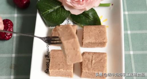 【超级宝妈】红枣泥蒸糕，3种食材轻松搞定，好吃易消化，宝宝补血就这么吃