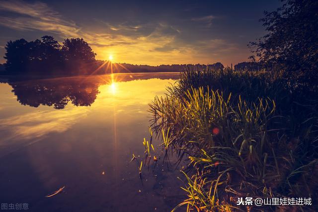 白白的云，深蓝深蓝的天