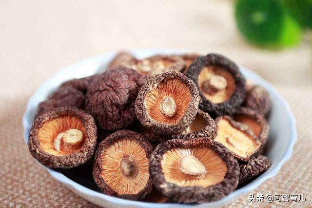 「你的育儿经」这几种零食“三管齐下”补钙铁锌,不要“一刀切”,让孩子少吃糖